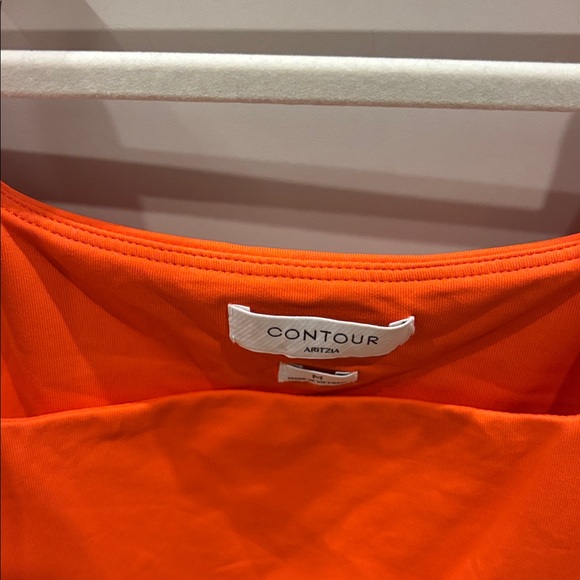 Aritzia Contour Tank - Picture 2 of 2